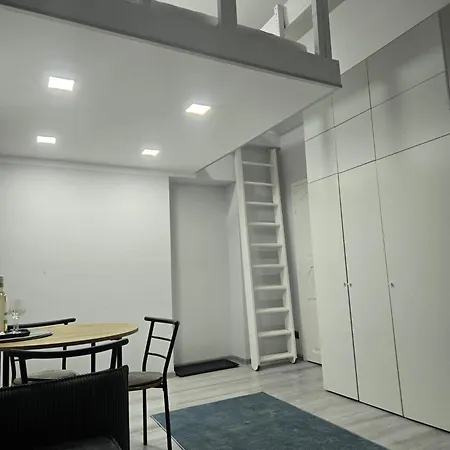 Patio Antresol 1 Apartament