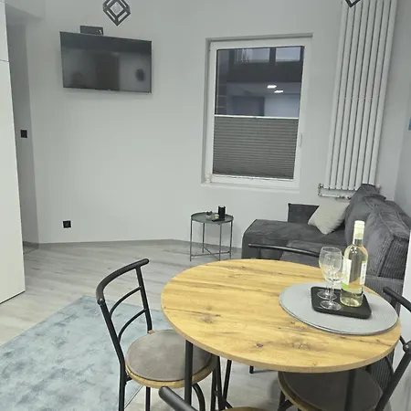 Apartament Patio Antresol 1 *